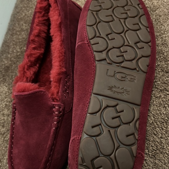 Ugg slippers size 11 brand new - Picture 6 of 6